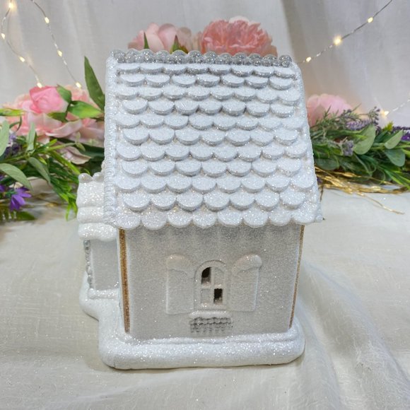 Cupcakes & Cashmere White Holiday Christmas LED Lighted Gingerbread House New 8" - Picture 9 of 10